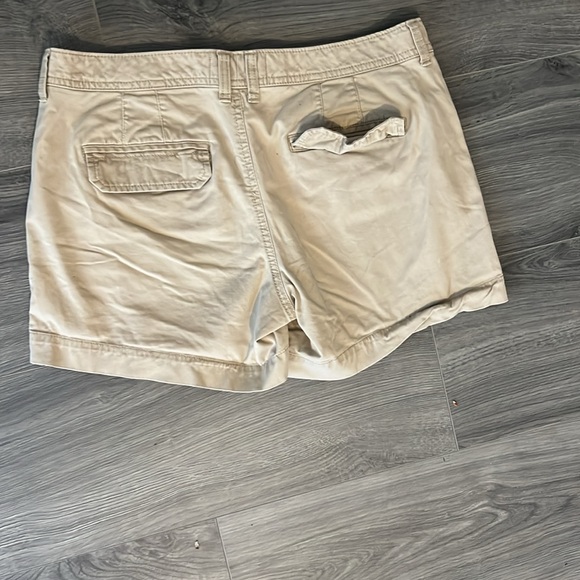 Old Navy perfect 5” shorts for women. Size 8 - Picture 6 of 6